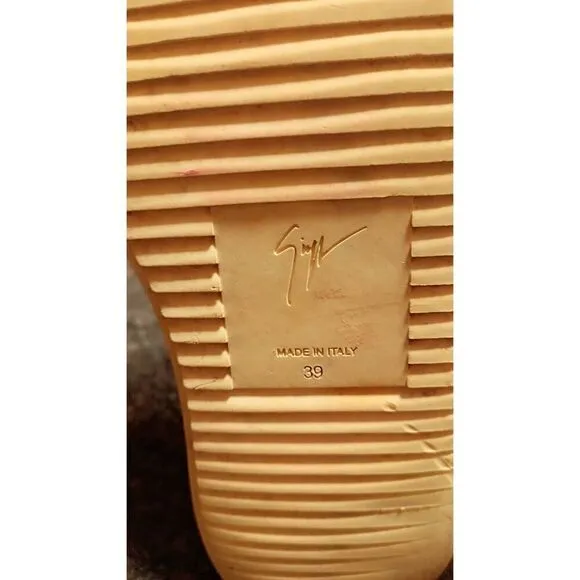 Giuseppe Zanotti size 39 Disighner shoes. Made in Italy. In fair condition.