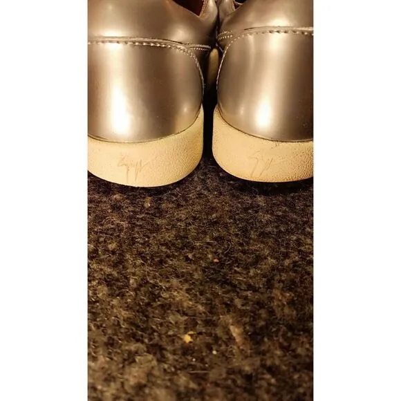 Giuseppe Zanotti size 39 Disighner shoes. Made in Italy. In fair condition.