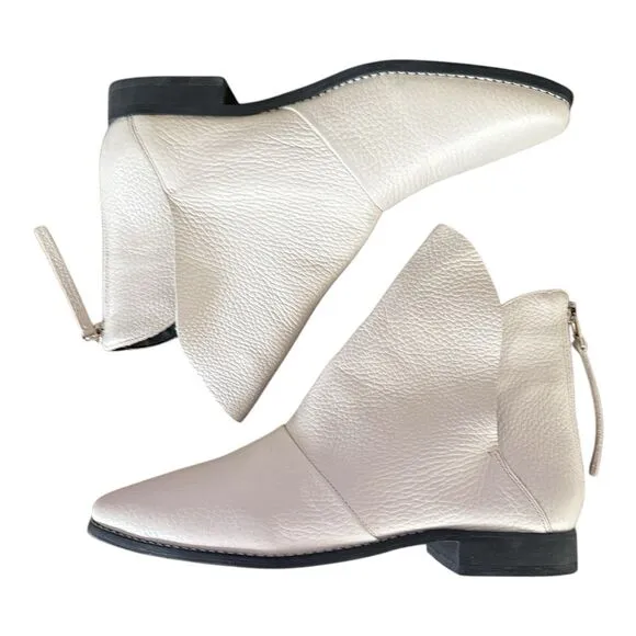 GOLO Scrunch Leather Bootie Back Zip Draped Ankle Boots Size 8 Womens White