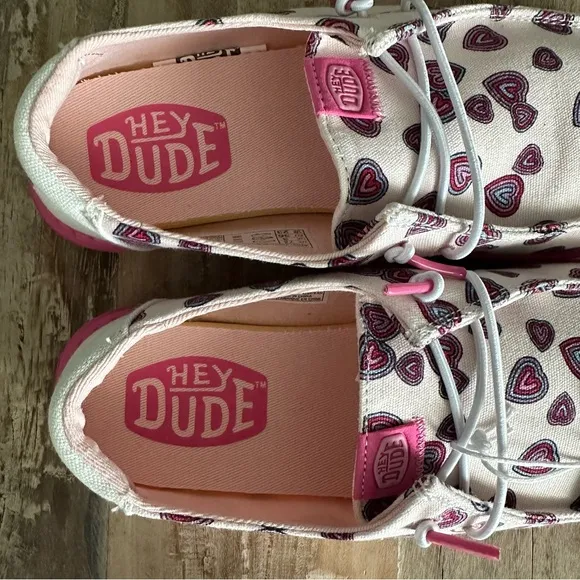 Hey Dude Wendy Youth Hearts Shoes Pink Slip On Size Youth 4 NWOB