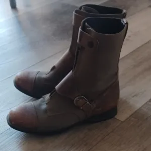 Hogan Women's boots. Made in Italy. Size 37.5 IT (7.5 US) brown/olive