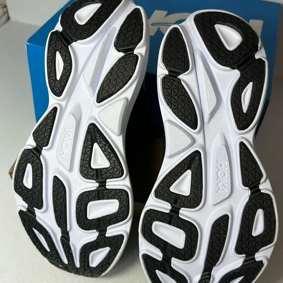HOKA one one Bondi 8 Running Shoes black/white casual summer vacation outdoor