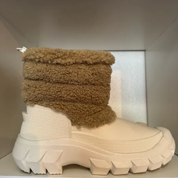 Hunter Womens Fleece Sherpa Faux Fur Tan Snow Boots Pull On Waterproof Insulated