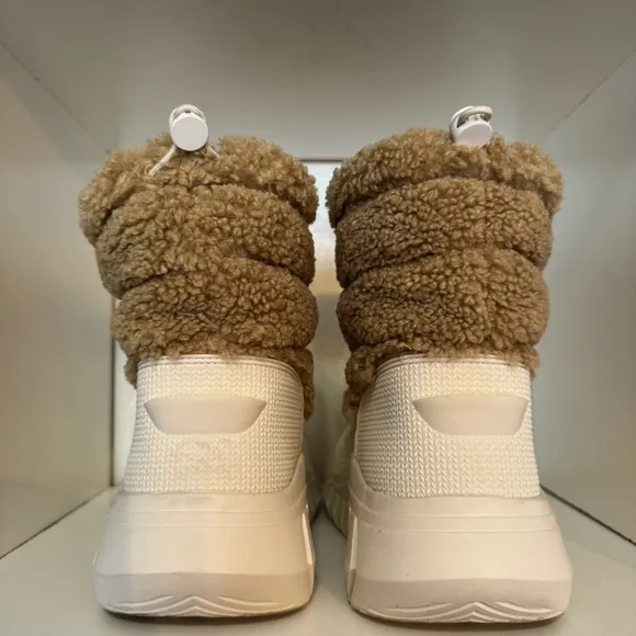 Hunter Womens Fleece Sherpa Faux Fur Tan Snow Boots Pull On Waterproof Insulated