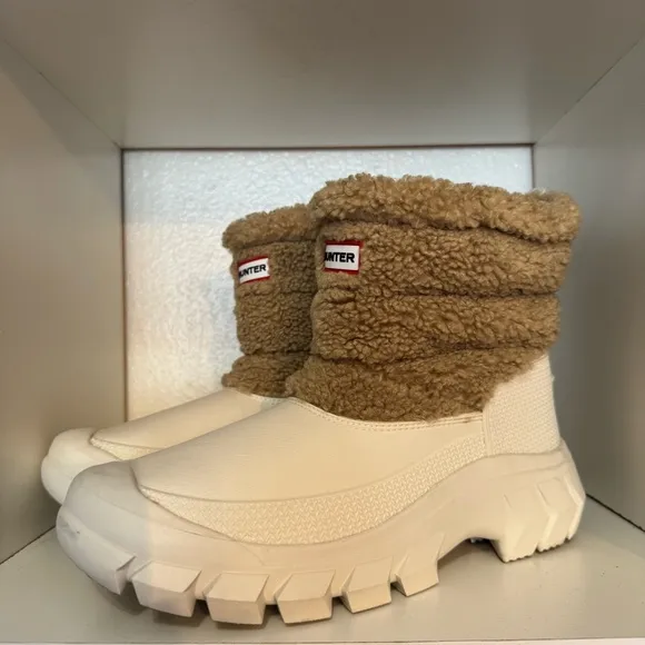 Hunter Womens Fleece Sherpa Faux Fur Tan Snow Boots Pull On Waterproof Insulated