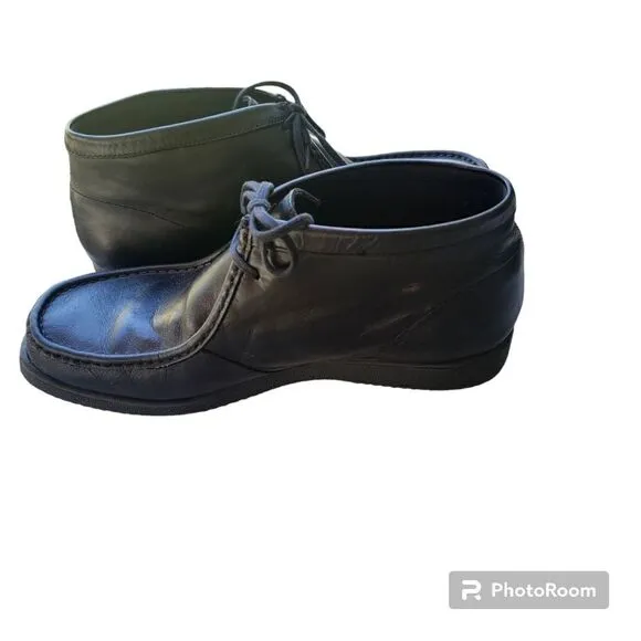 Hush Puppies Men's Bridgeport Black Leather  Chukka Boots. Size 12.