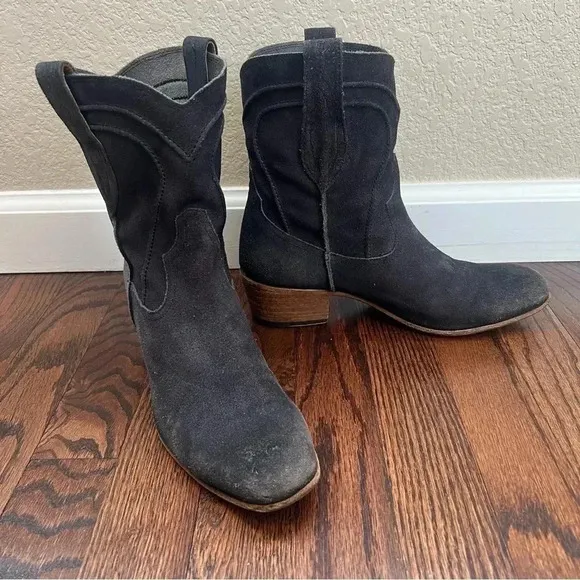 I.N.K. Made in Italy Black Leather Pull On Chelsea Booties Boots 39 Sz US 8-9