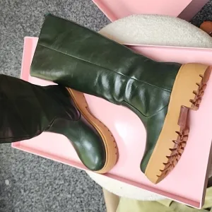 Intentionally leather boots