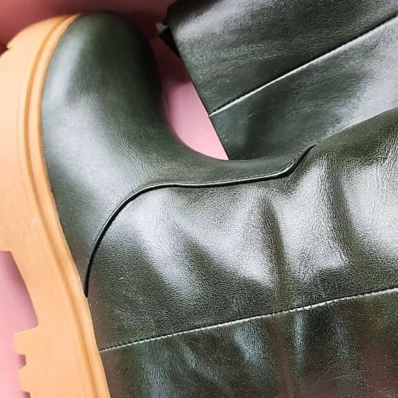 Intentionally leather boots