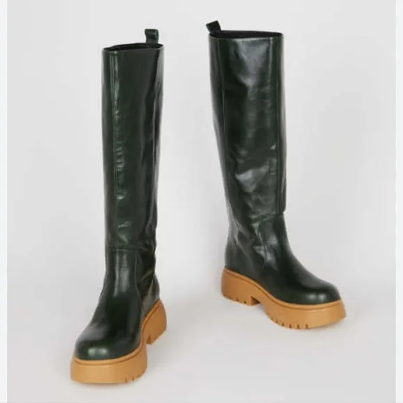 Intentionally leather boots