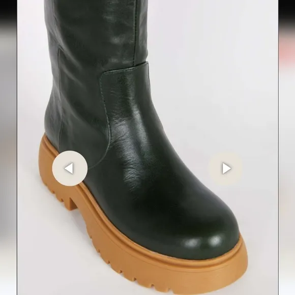 Intentionally leather boots