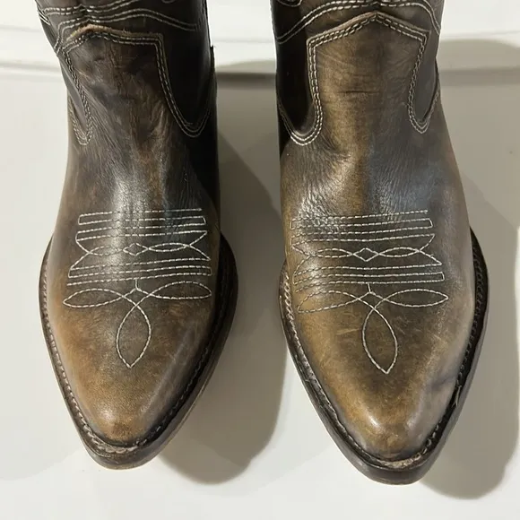 JEFFREY CAMPBELL SUEDE WESTERN MOON STARS LOW BOOTS BOOTIES SIZE 37 EUC
