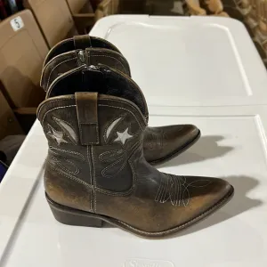 JEFFREY CAMPBELL SUEDE WESTERN MOON STARS LOW BOOTS BOOTIES SIZE 37 EUC