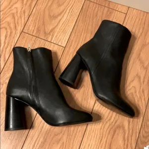 Joie Lorring Boots real leather boots.