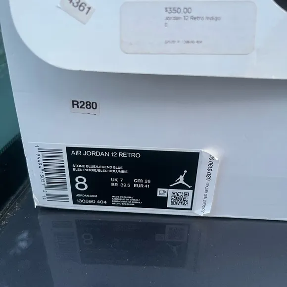 Jordan Men's Blue and White Sneakers
