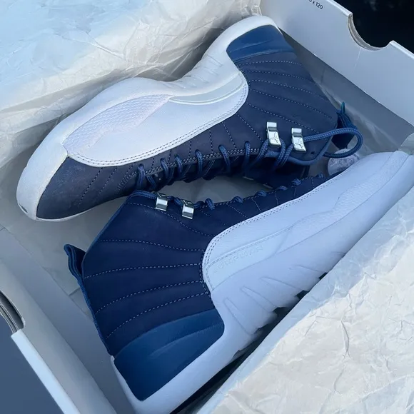 Jordan Men's Blue and White Sneakers