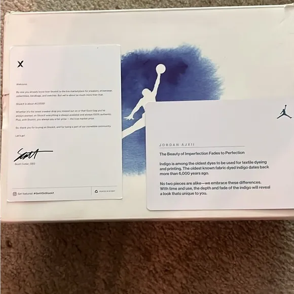 Jordan Men's Blue and White Sneakers
