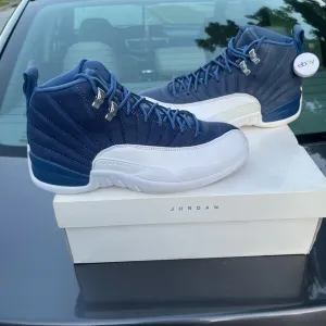 Jordan Men's Blue and White Sneakers