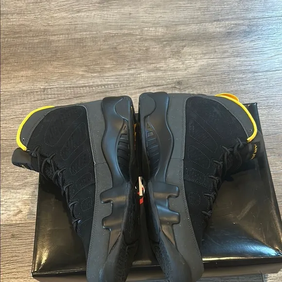 Jordan Retro 9 Men's Black and Yellow Sneakers