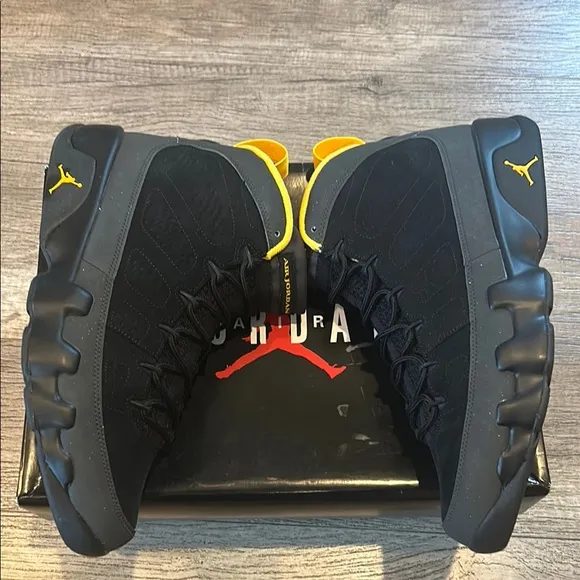 Jordan Retro 9 Men's Black and Yellow Sneakers