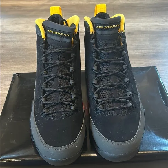 Jordan Retro 9 Men's Black and Yellow Sneakers