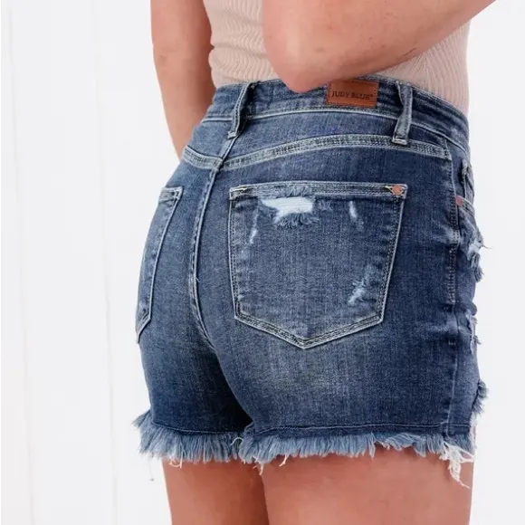 Judy Blue Hot Girl Summer Dark Wash Destroyed Fray Hem Shorts Size 2X NWT