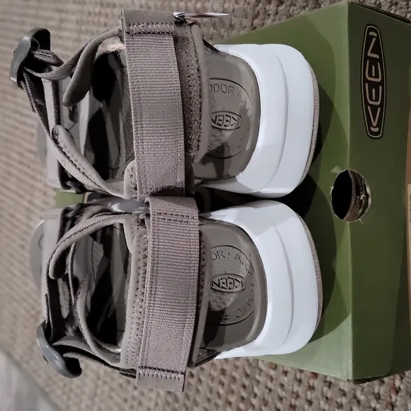Keen Brindle/Star White Sandals Sporty Design Adjustable Fit NWT Size 6.5