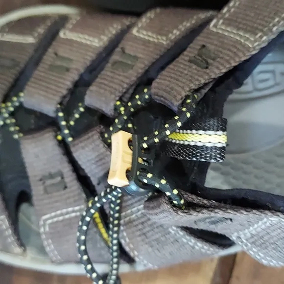 Keen Brown and Black Hiking Outdoor Sandals Men or Women