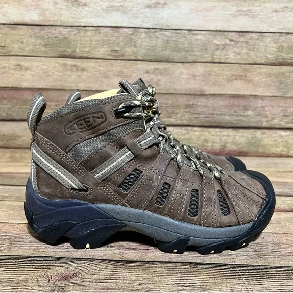 Keen Brown Leather Voyageur Mid Boots