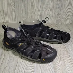 Keen Clearwater CNX Closed Toe Black Hiking Sandals Mens Size 11.5