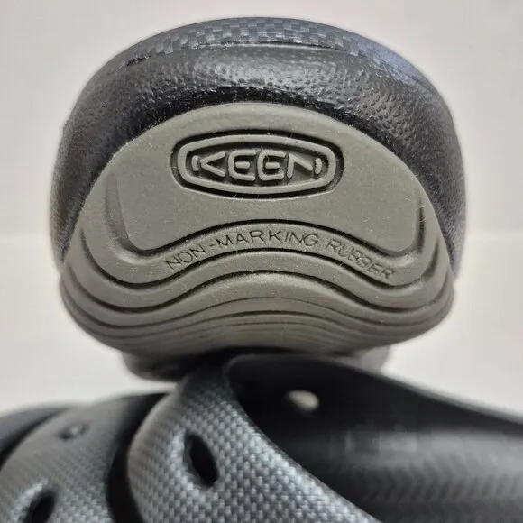 Keen Men's Size 8 Yogui Arts Slides - Graphite 1002036 New in Box