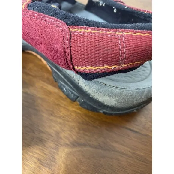 Keen Newport H2 Closed Toe Red Water Hiking Sandals US Men's 9.5 EU 39.9