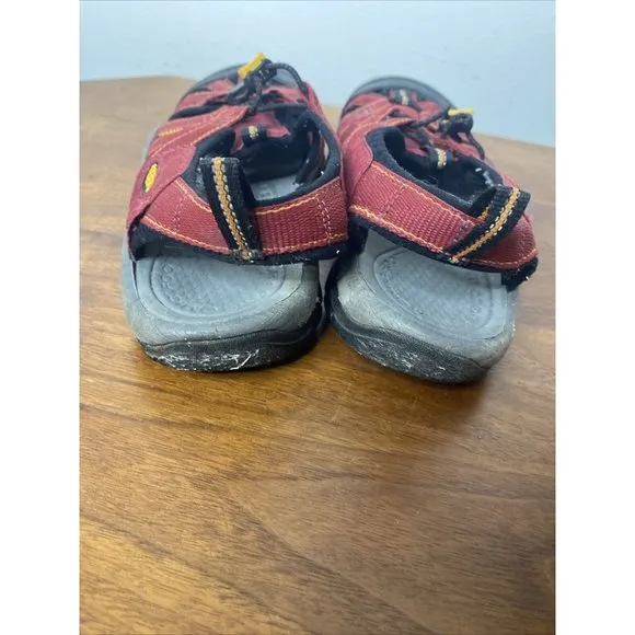 Keen Newport H2 Closed Toe Red Water Hiking Sandals US Men's 9.5 EU 39.9