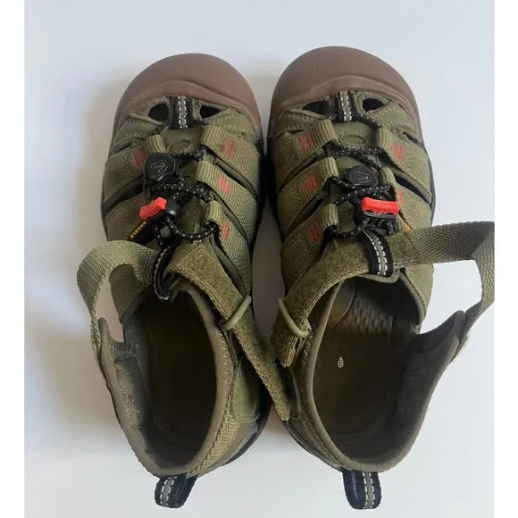 Keen newport H2 sandals waterporof/hiking size 2