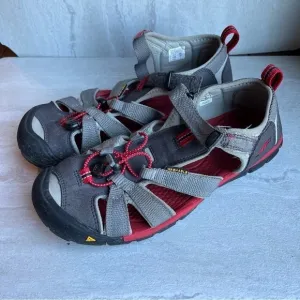 Keen Newport H2 Sport Red Gray Black Sandals Mens 6 Womens 7.5