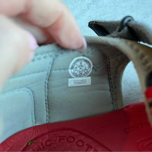 Keen Newport H2 Sport Red Gray Black Sandals Mens 6 Womens 7.5