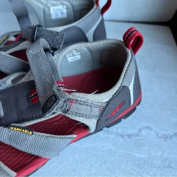 Keen Newport H2 Sport Red Gray Black Sandals Mens 6 Womens 7.5