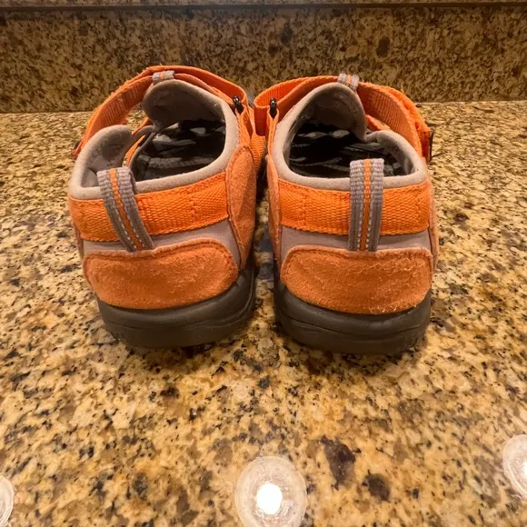 Keen Newport Sandals Men's Boy’s size 6 Orange Water Sport Hiking