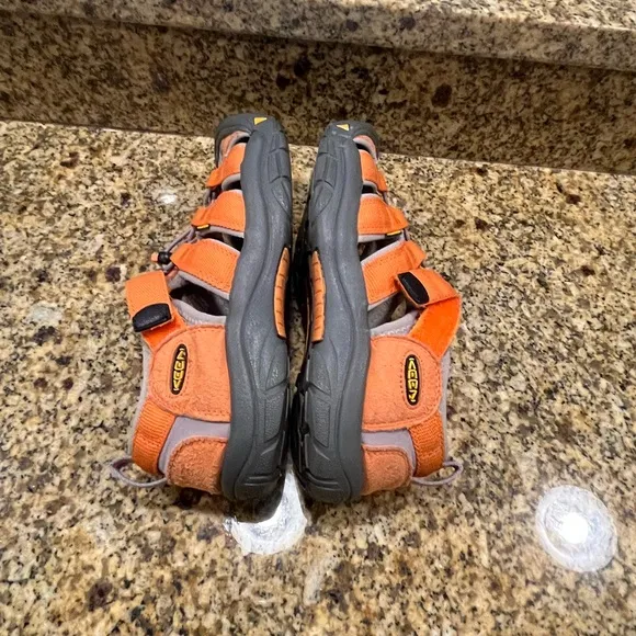 Keen Newport Sandals Men's Boy’s size 6 Orange Water Sport Hiking