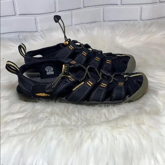 Keen Newport Black Hiking Sandals Size 6