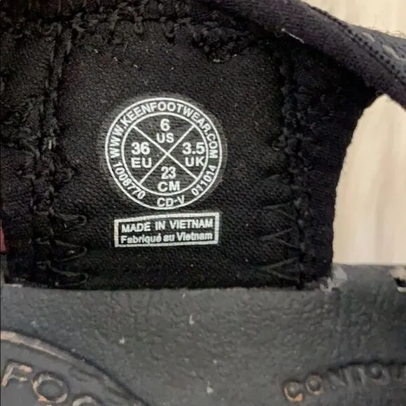 Keen Newport Black Hiking Sandals Size 6
