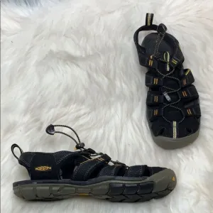 Keen Newport Black Hiking Sandals Size 6