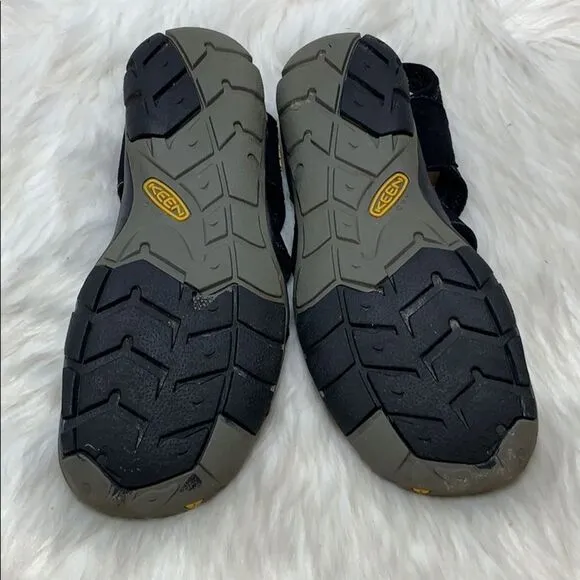 Keen Newport Black Hiking Sandals Size 6