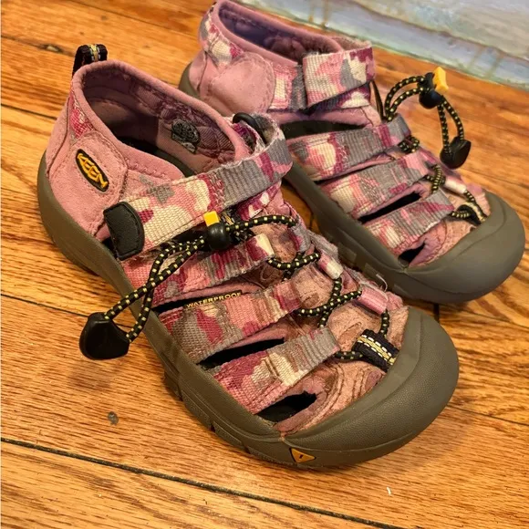 Keen Pink and Gray hiking Sandals