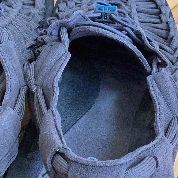 Keen uneek sandals dark gray