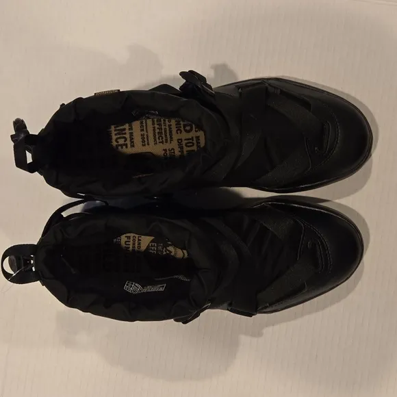KEEN Women's‎ Size 9.5 US Winter Boots Hoodzerra Black Waterproof Insulated