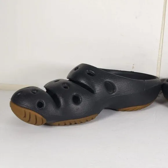Keen Yogui Arts Graphite Gray Black Slip On Slide Sandals Men's 9 Women's 11