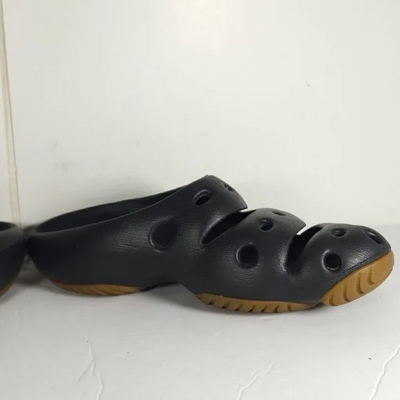 Keen Yogui Arts Graphite Gray Black Slip On Slide Sandals Men's 9 Women's 11
