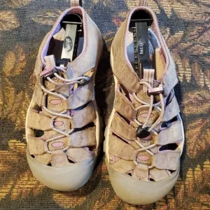 Keen Suede Leather Newport H2 with purple accents