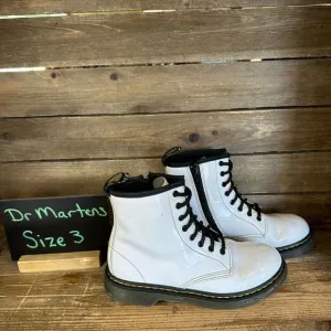 Kids Dr Martens White Patent Leather Comfort Casual Combat Boots Size 3 Y‎ GUC